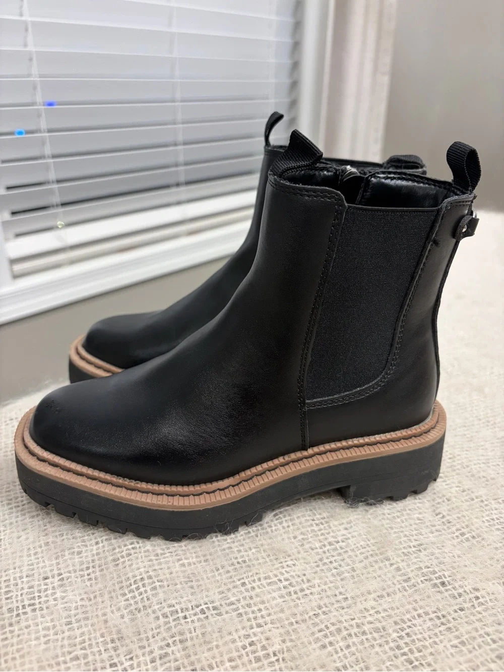 Sam Edelman KIDS' LAGUNA black CHELSEA BOOT size 1